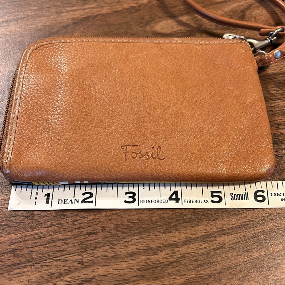 Fossil Wristlet - Picture 3 of 6